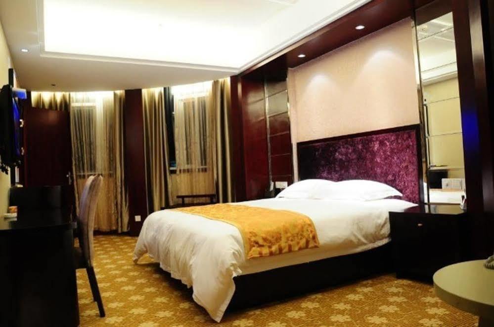 Ronghe Holiday Hotel Shiyan  Dış mekan fotoğraf